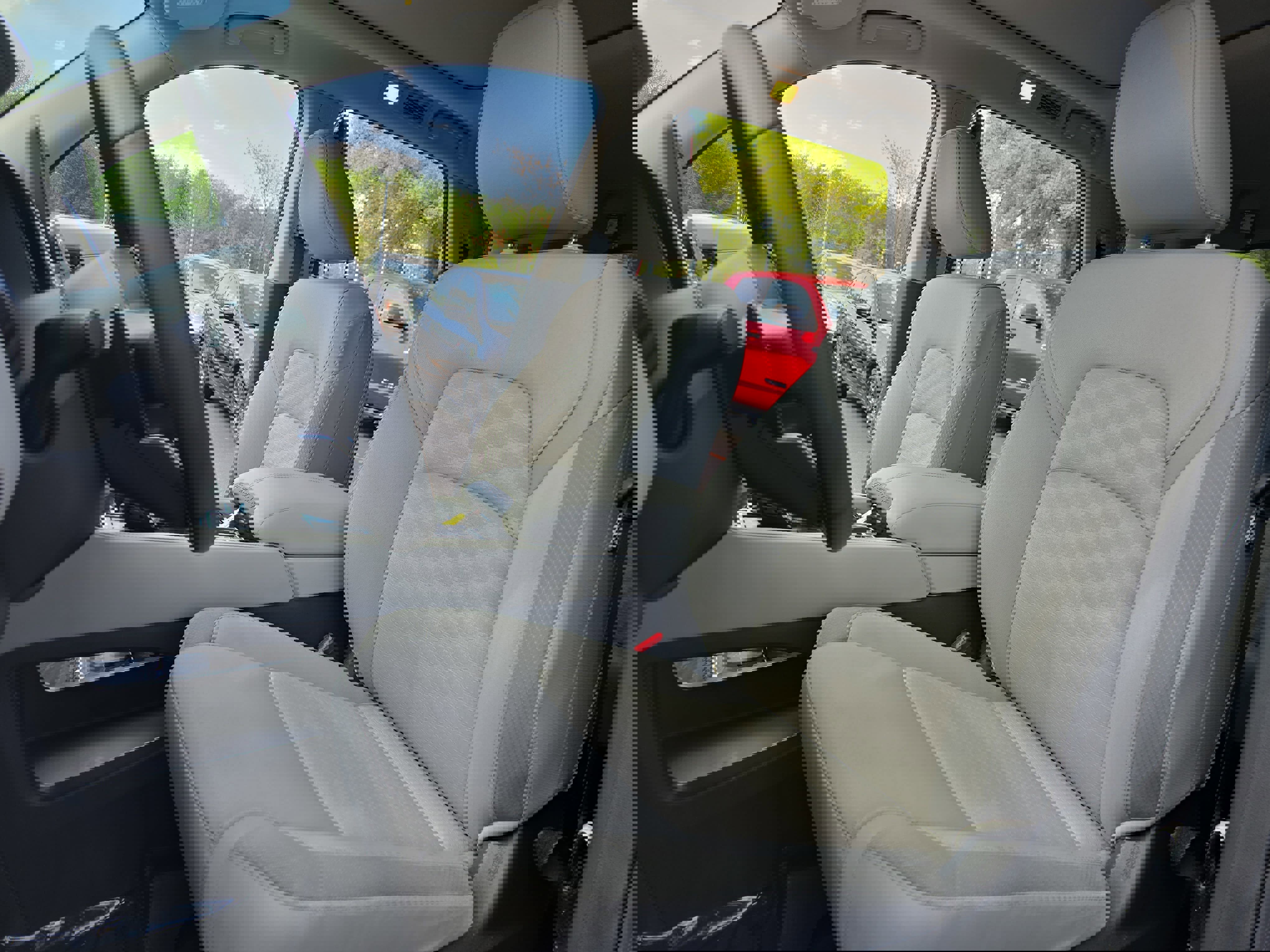 Used 2024 Nissan Pathfinder SV w/ SV Premium Package image 16