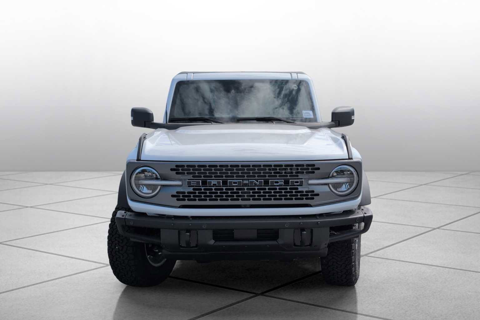 New 2025 Ford Bronco Badlands image 2