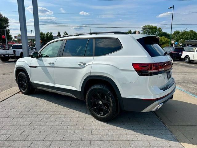 Used 2024 Volkswagen Atlas Peak Edition SEL AWD/4WD image 5