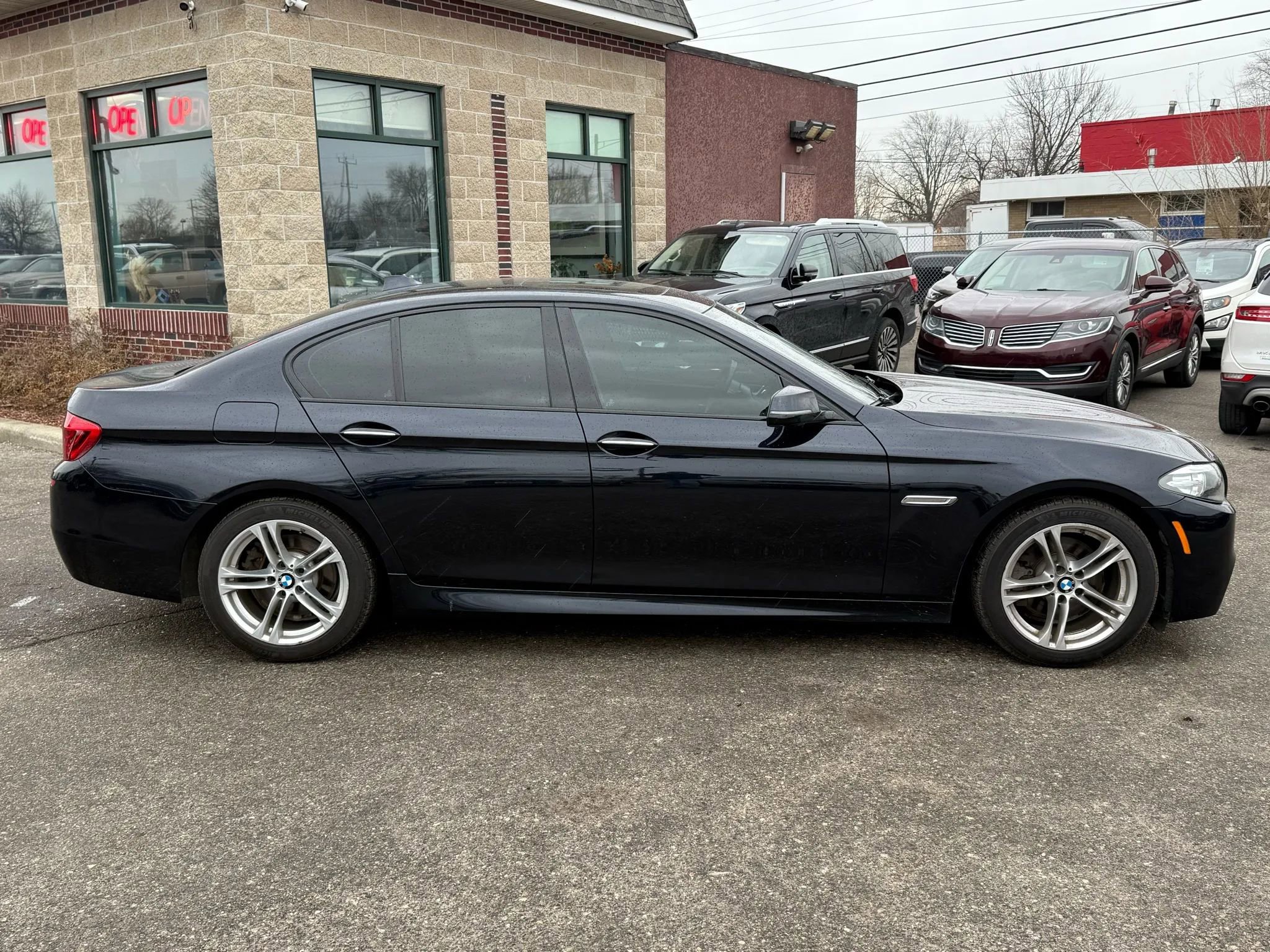 Used 2014 BMW 528i xDrive Sedan AWD/4WD image 4