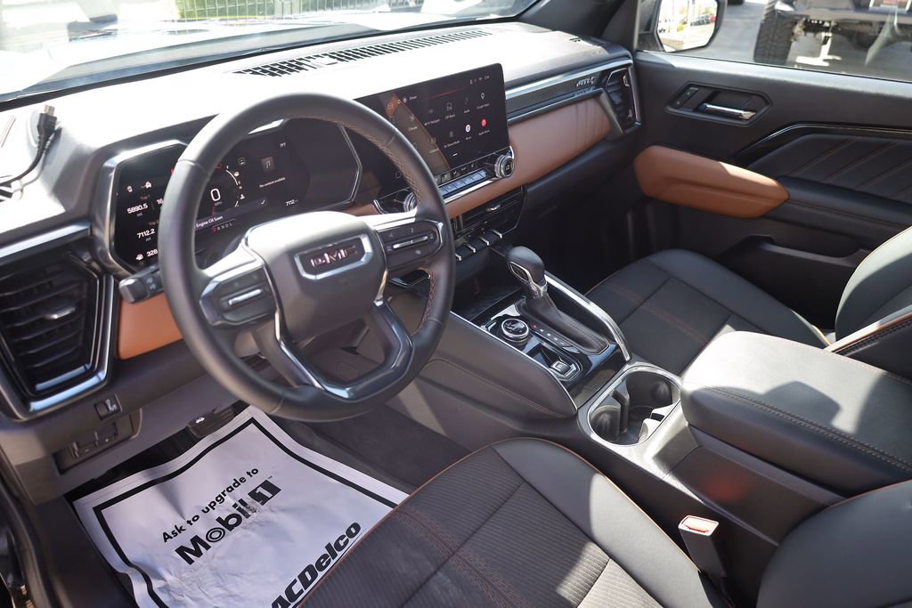 Used 2025 GMC Canyon AT4 image 12