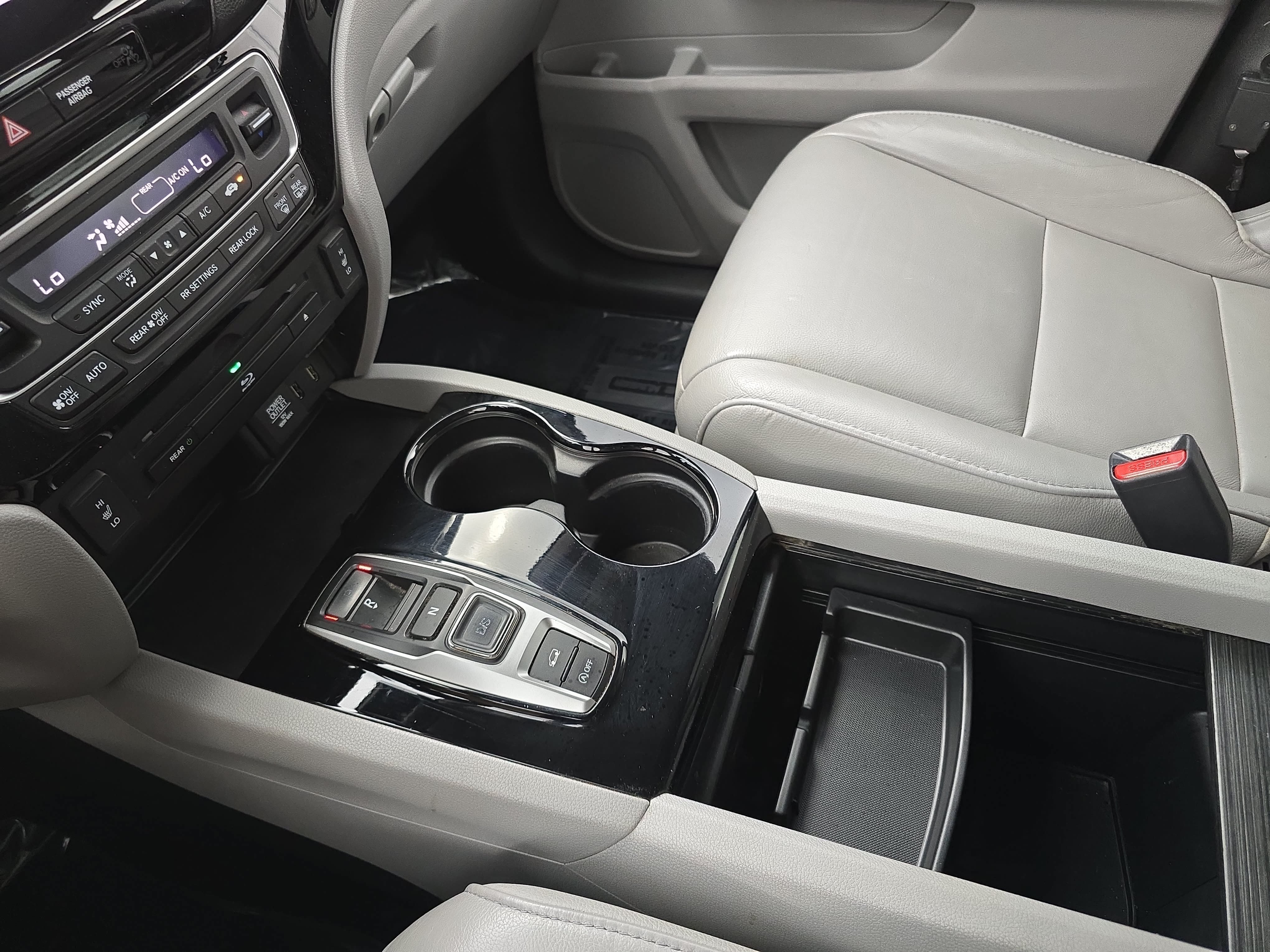 Used 2018 Honda Pilot Touring image 26
