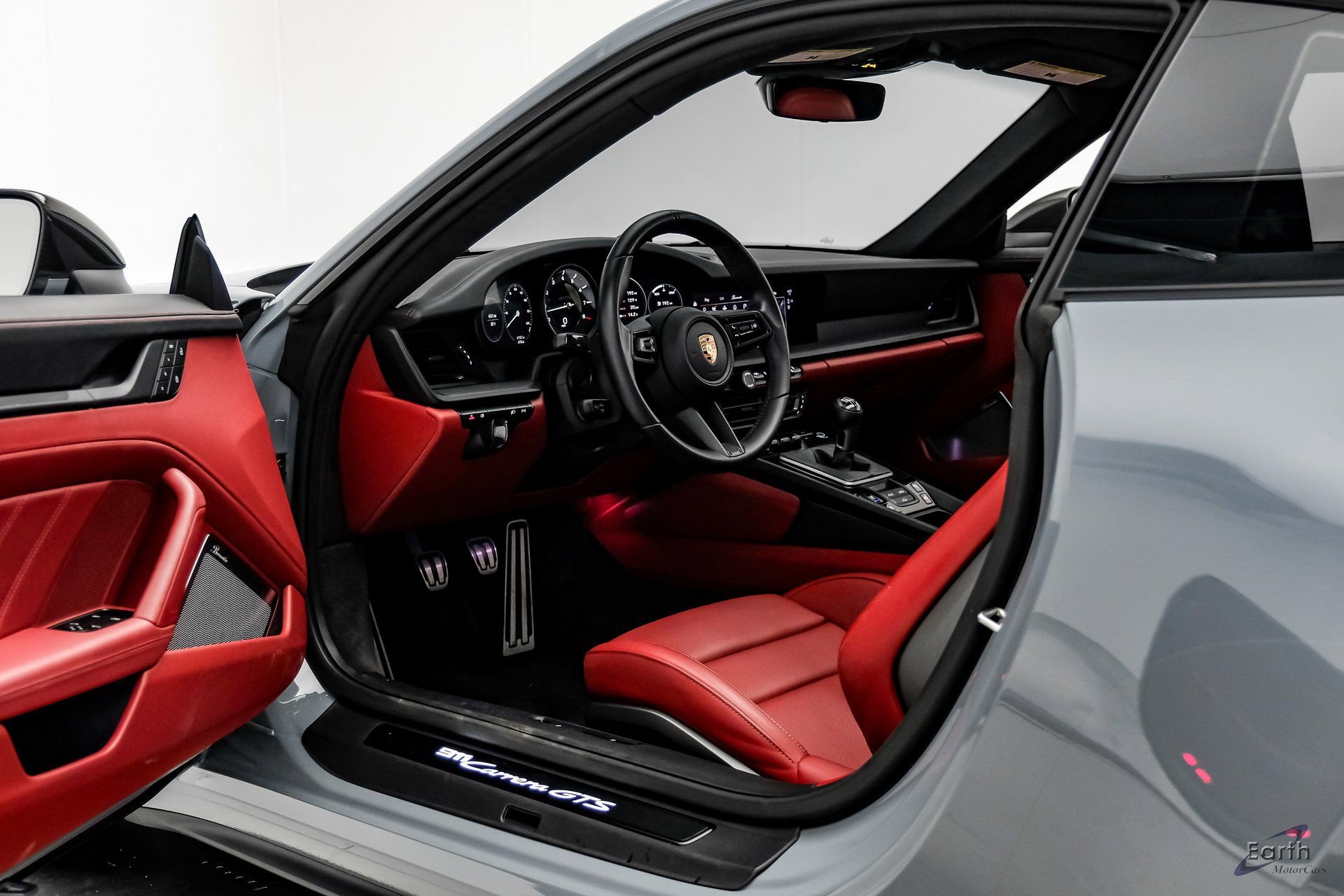 Used 2024 Porsche 911 Carrera GTS RWD image 34