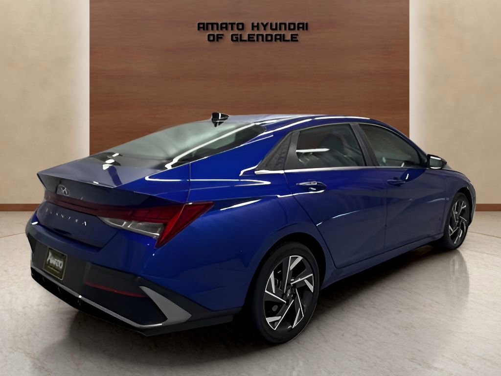 Used 2025 Hyundai Elantra SEL FWD image 6