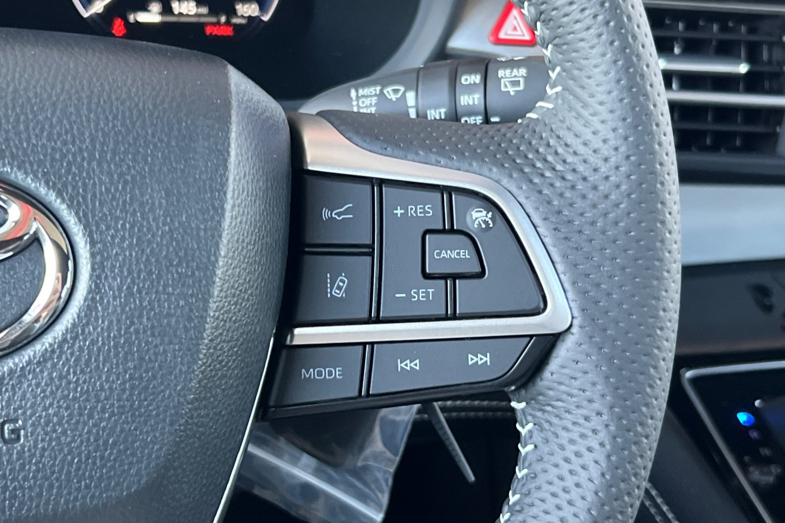 New 2026 Toyota Sienna XSE AWD/4WD image 31