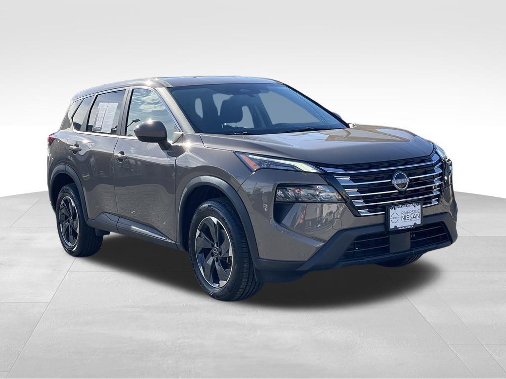 Certified 2025 Nissan Rogue SV AWD/4WD image 3