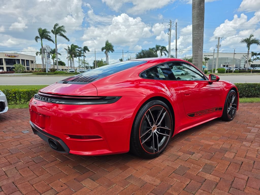 Used 2025 Porsche 911 Carrera RWD image 4