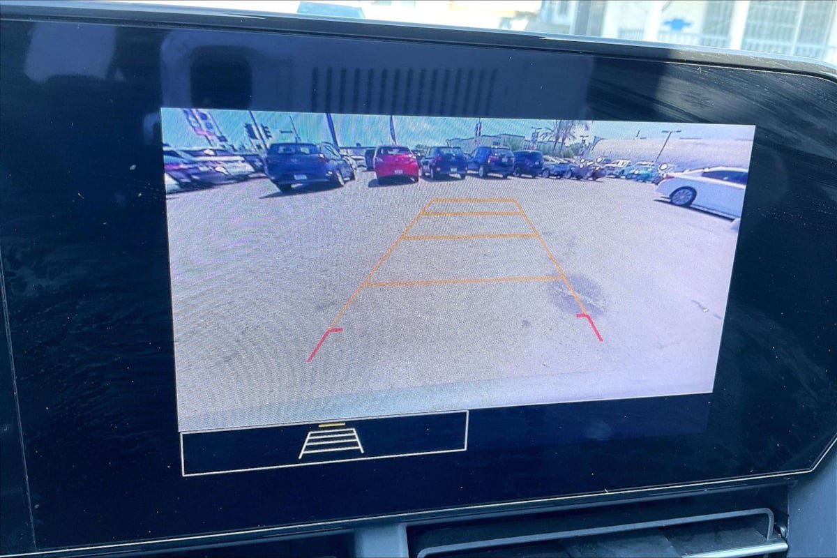 Used 2025 Chevrolet Trax LS FWD image 21