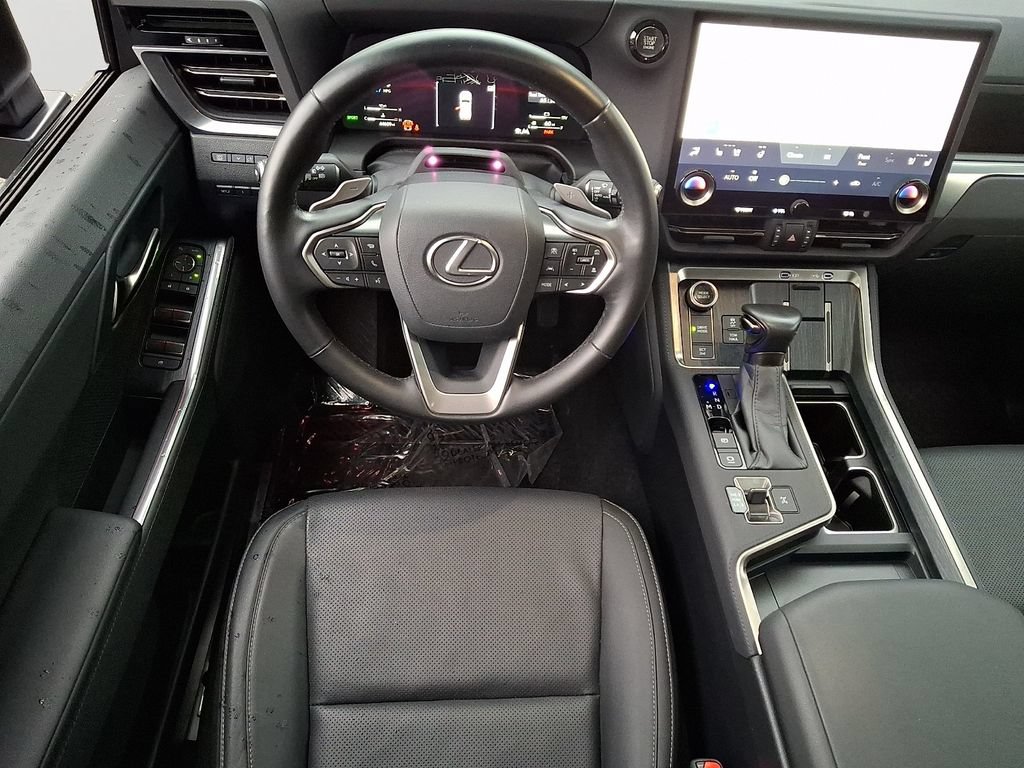 Used 2024 Lexus GX 550 w/ Accessory Package (2T) AWD/4WD image 12