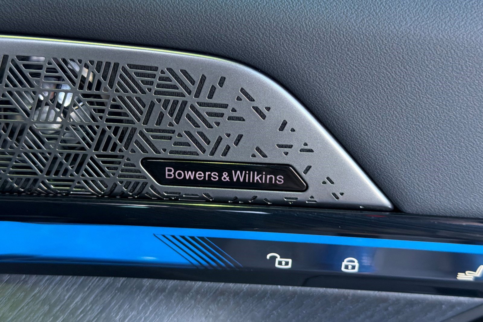 Certified 2025 BMW i5 M60 image 22