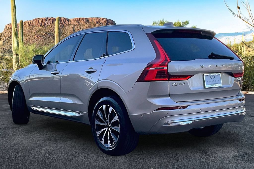 Used 2023 Volvo XC60 B5 Plus AWD/4WD image 13