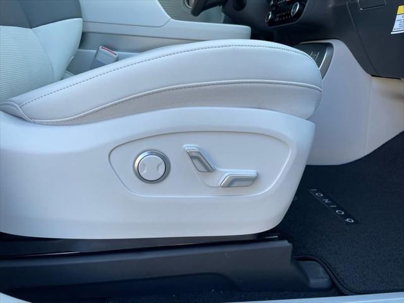 New 2026 Hyundai Ioniq 9 SEL w/ Tow & Go Package AWD/4WD image 28