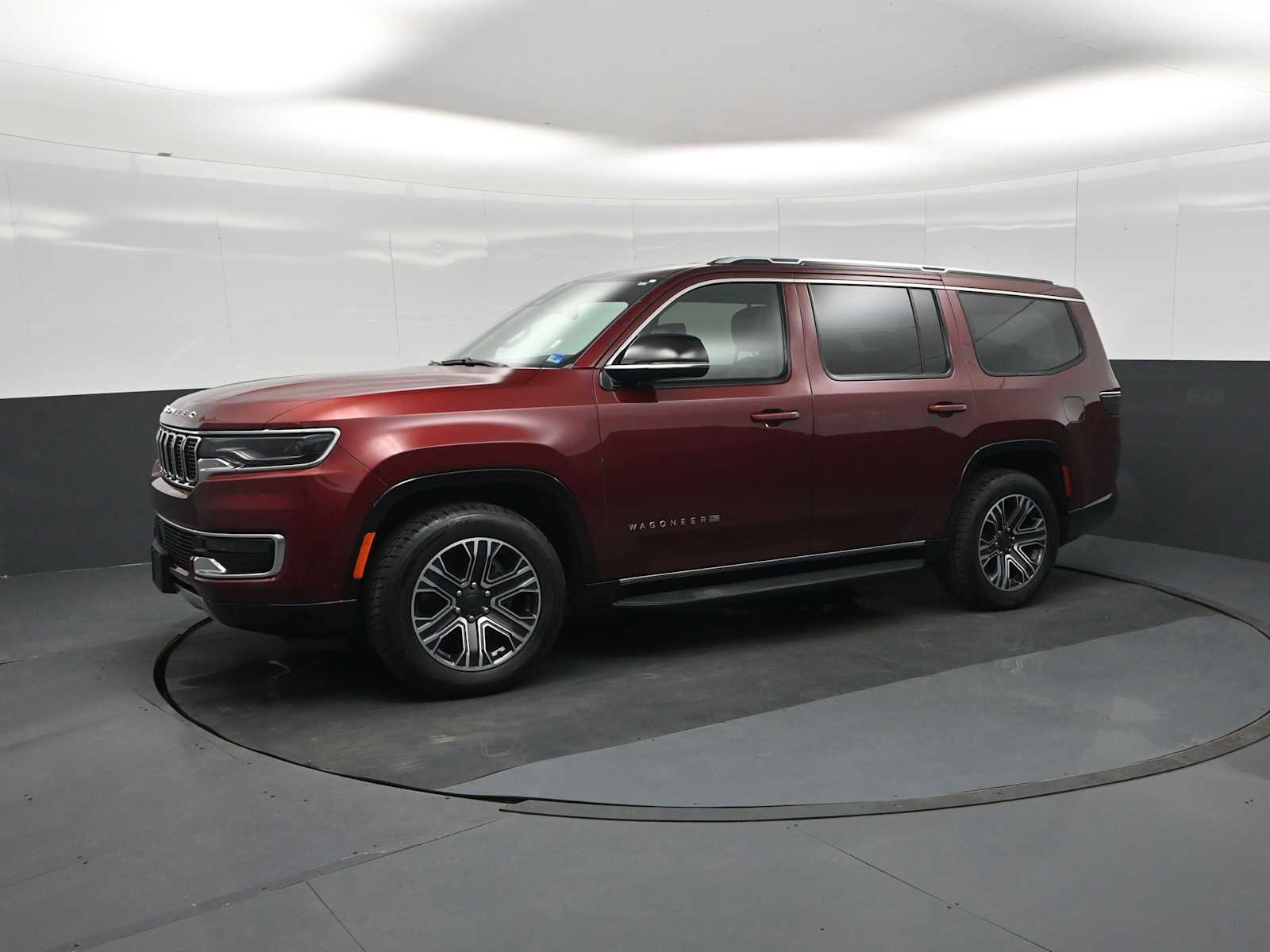 Used 2024 Jeep Wagoneer Series II w/ Flexible Seating Group AWD/4WD image 4