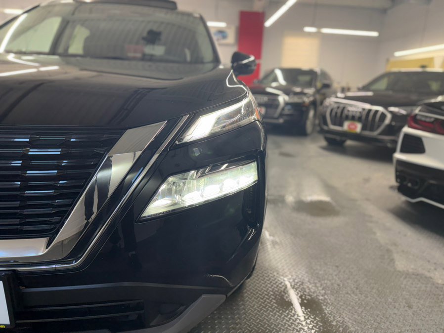 Used 2023 Nissan Rogue SV w/ SV Premium Package image 17