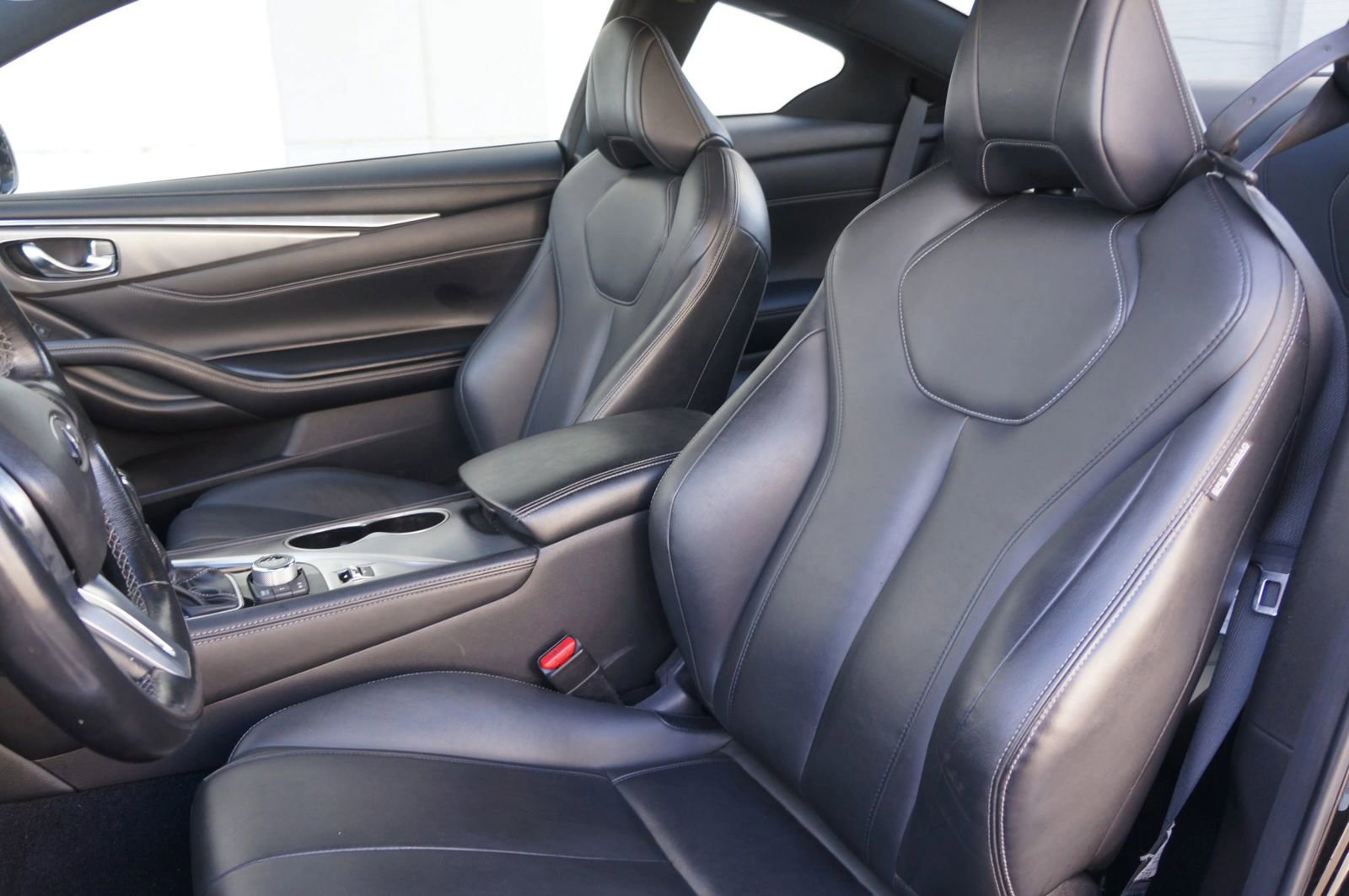 Used 2018 INFINITI Q60 3.0t Luxe w/ Sensory Package 3.0T Luxe AWD/4WD image 28