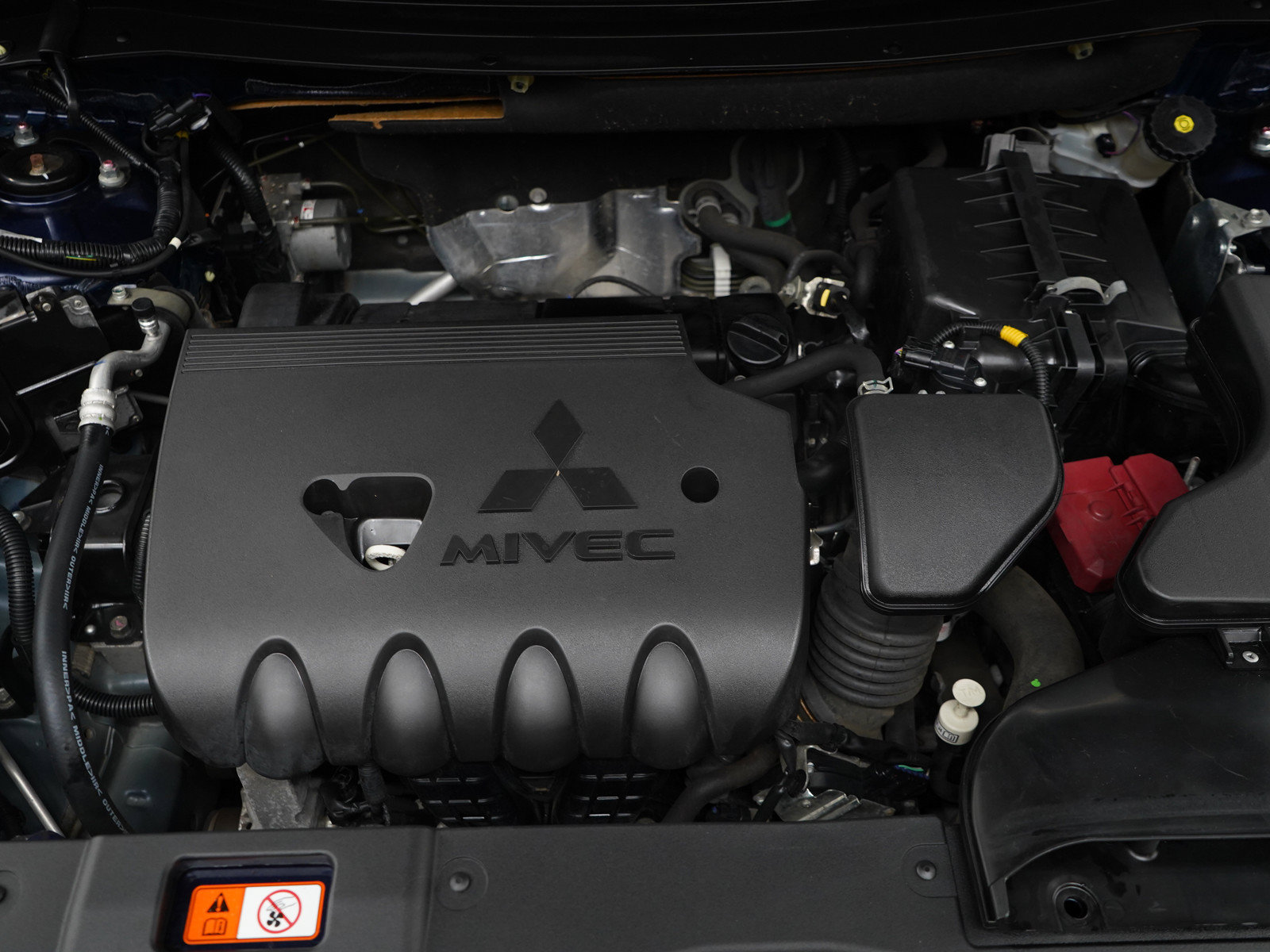 Used 2020 Mitsubishi Outlander LE AWD/4WD image 28