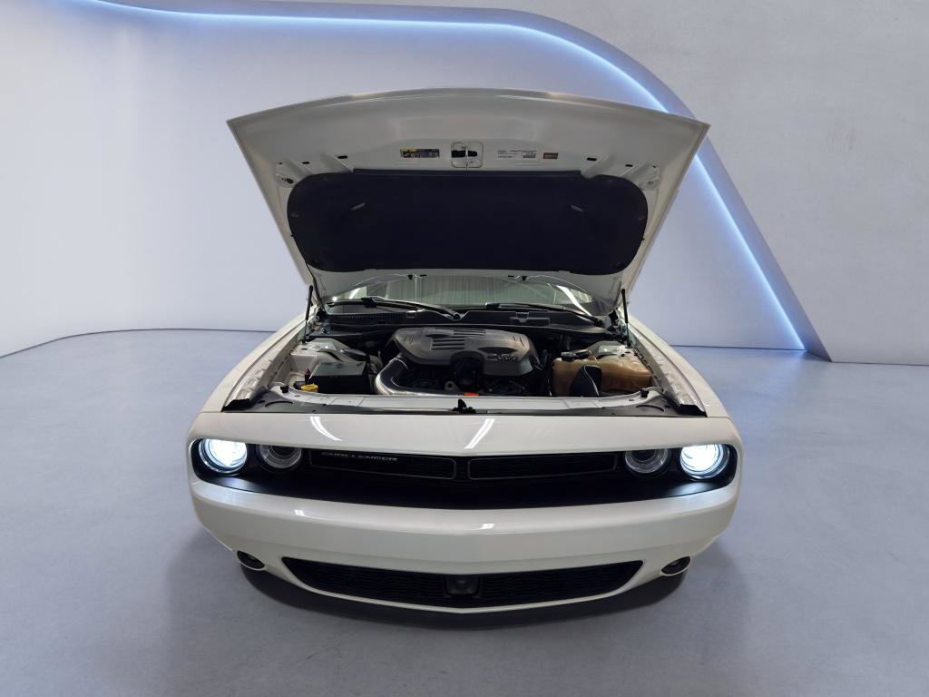 Used 2018 Dodge Challenger SXT Plus image 8