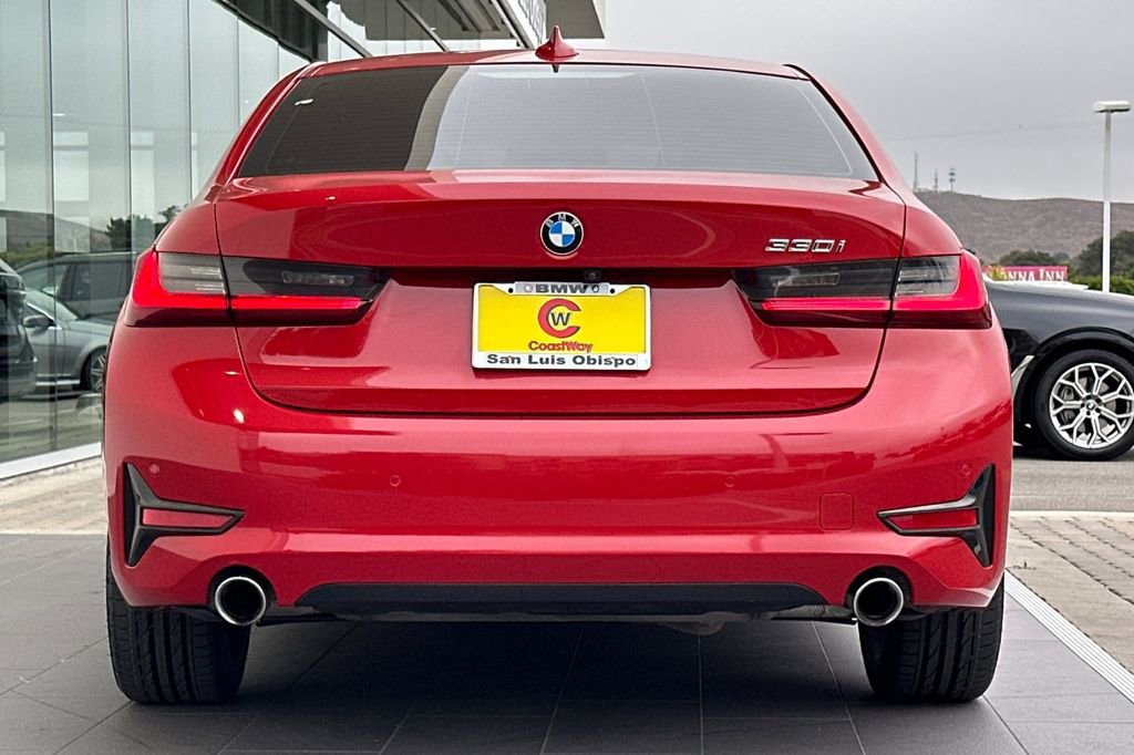 Used 2022 BMW 330i Sedan w/ Driving Assistance Package image 4