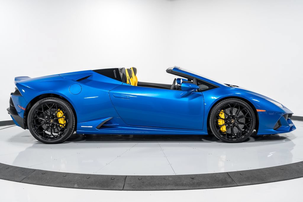 Used 2023 Lamborghini Huracan EVO AWD/4WD image 2