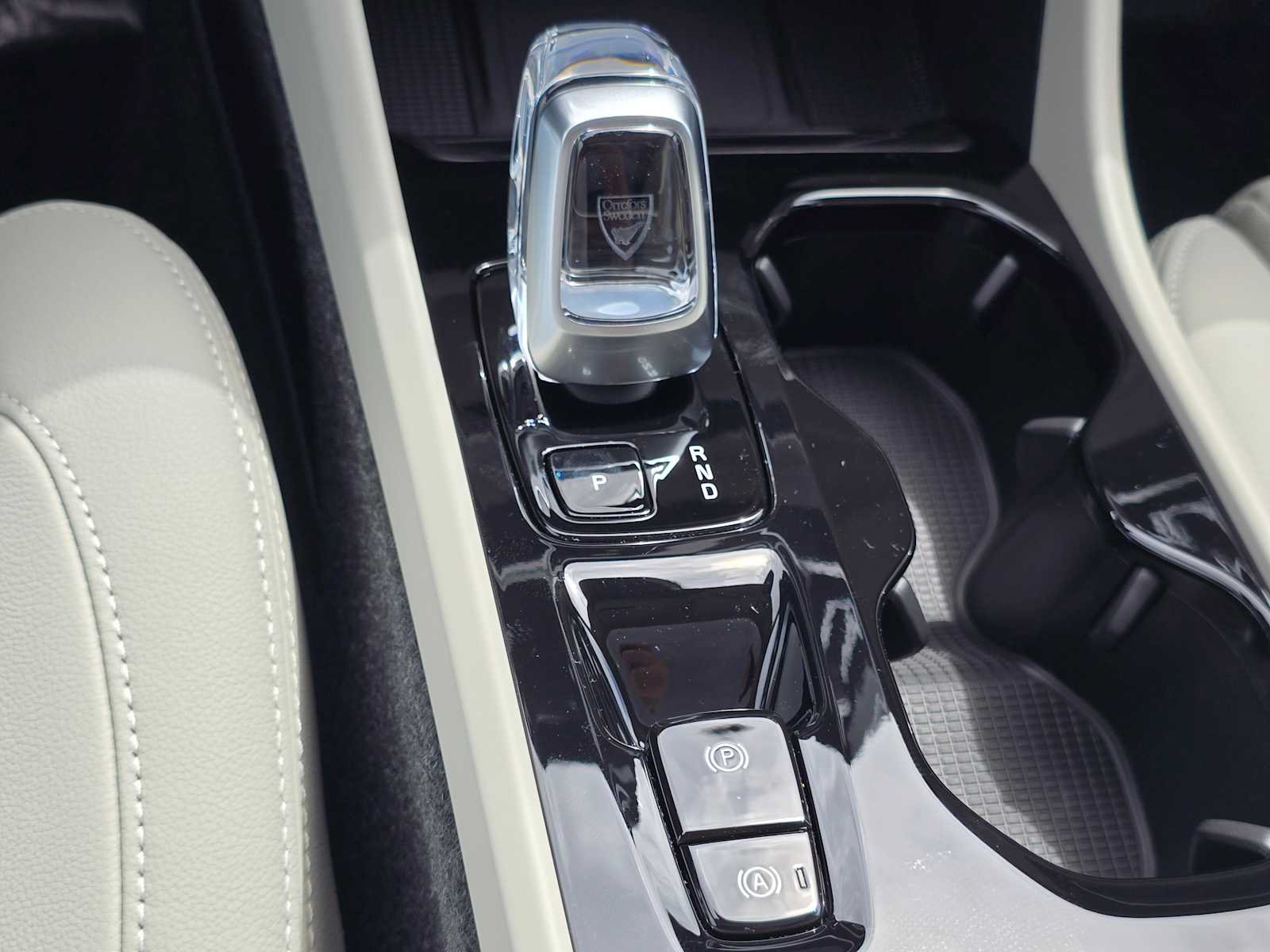 New 2026 Volvo XC40 B5 Plus w/ Protection Package Premier AWD/4WD image 31