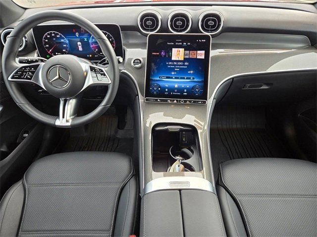 Used 2025 Mercedes-Benz GLC 300 4MATIC image 10