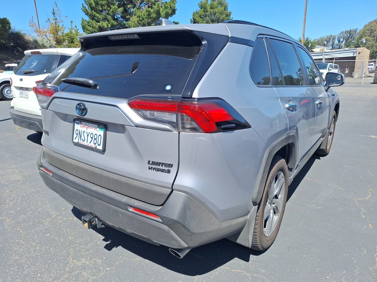 Used 2020 Toyota RAV4 Limited AWD/4WD image 7
