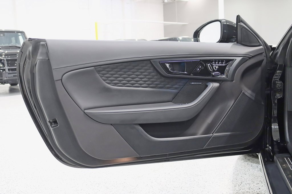 Used 2023 Jaguar F-TYPE R image 32