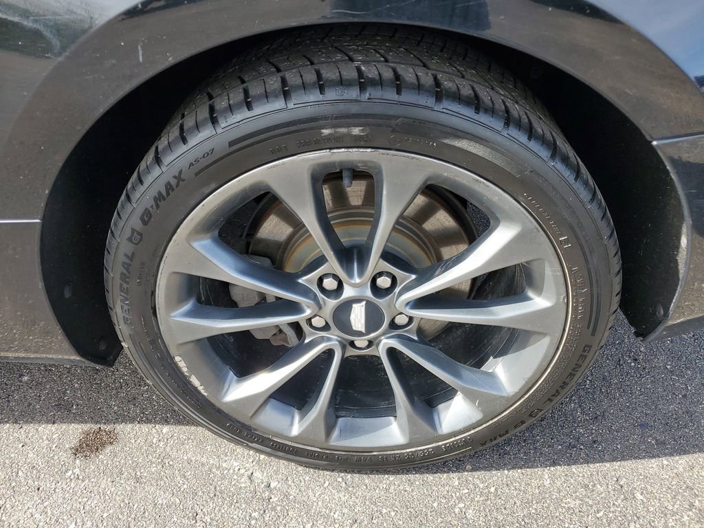 Used 2017 Cadillac ATS Luxury w/ Carbon Black Package AWD/4WD image 28