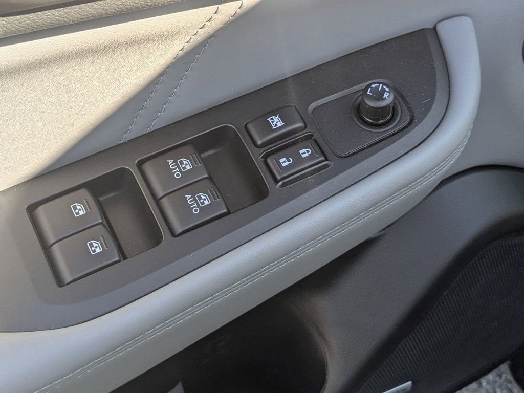 Used 2018 Subaru Outback 3.6R Limited AWD/4WD image 15