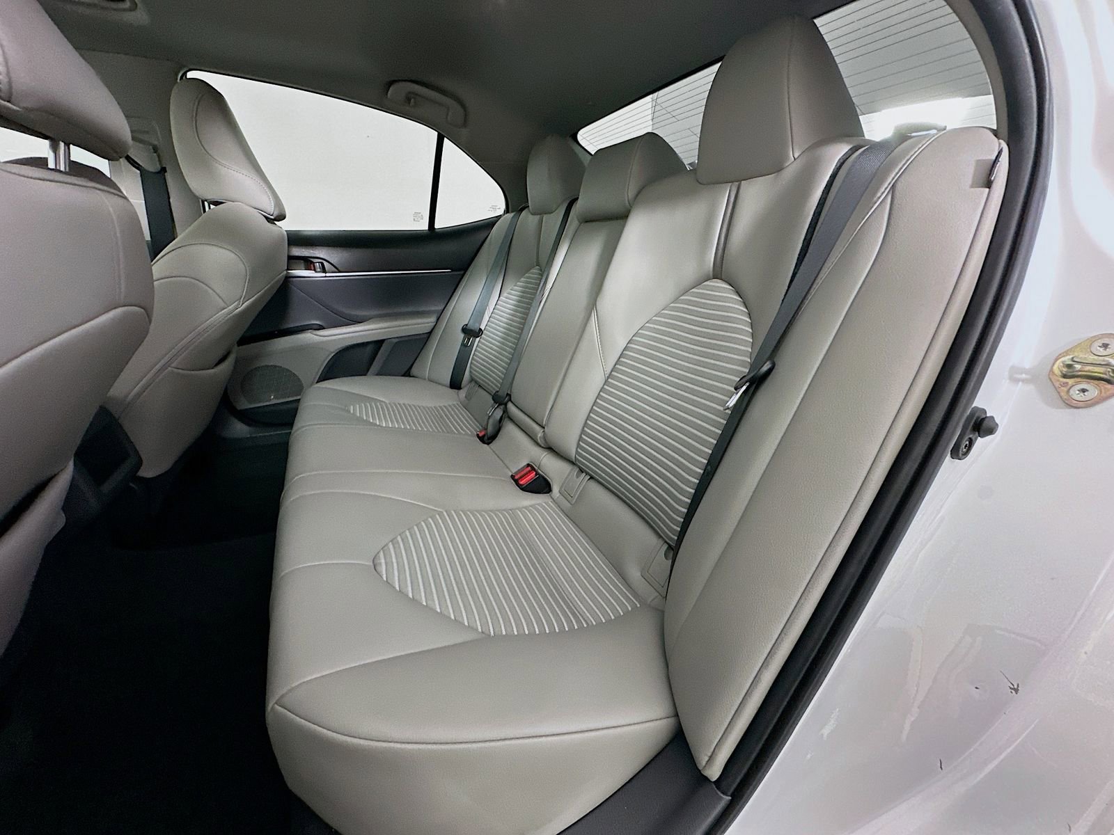 Certified 2020 Toyota Camry SE image 24