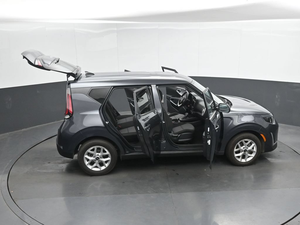 Used 2025 Kia Soul LX w/ LX Technology Package FWD image 47