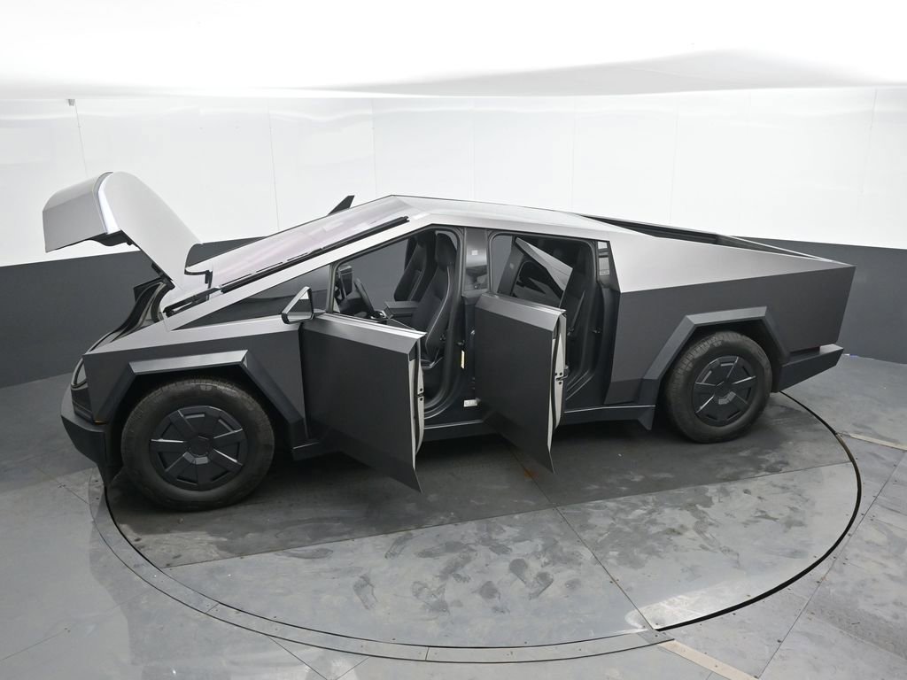 Used 2025 Tesla Cybertruck AWD Crew Cab image 49