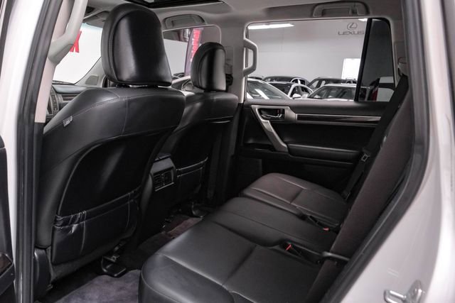 Used 2015 Lexus GX 460 w/ Navigation Package image 33