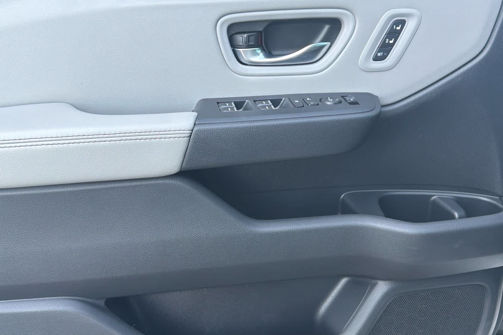 Used 2025 Honda Pilot Touring image 12