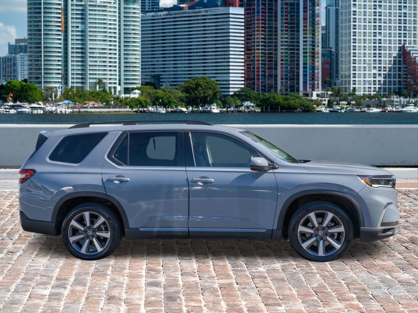 Certified 2023 Honda Pilot Touring image 4