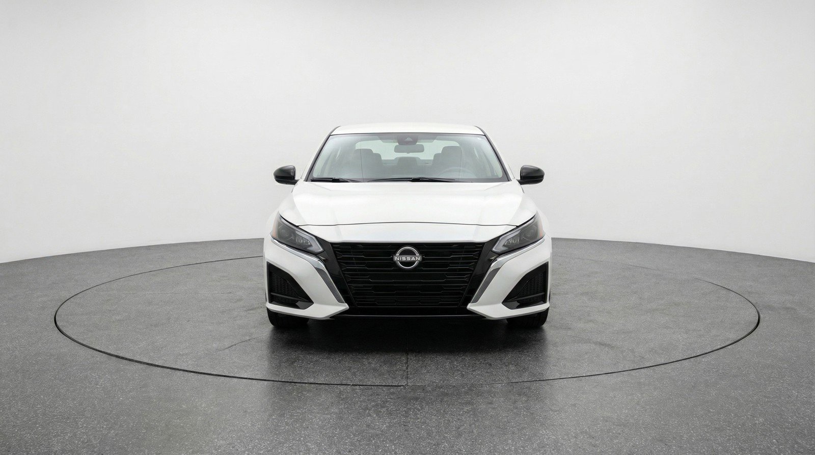 Used 2025 Nissan Altima 2.5 SV FWD image 2