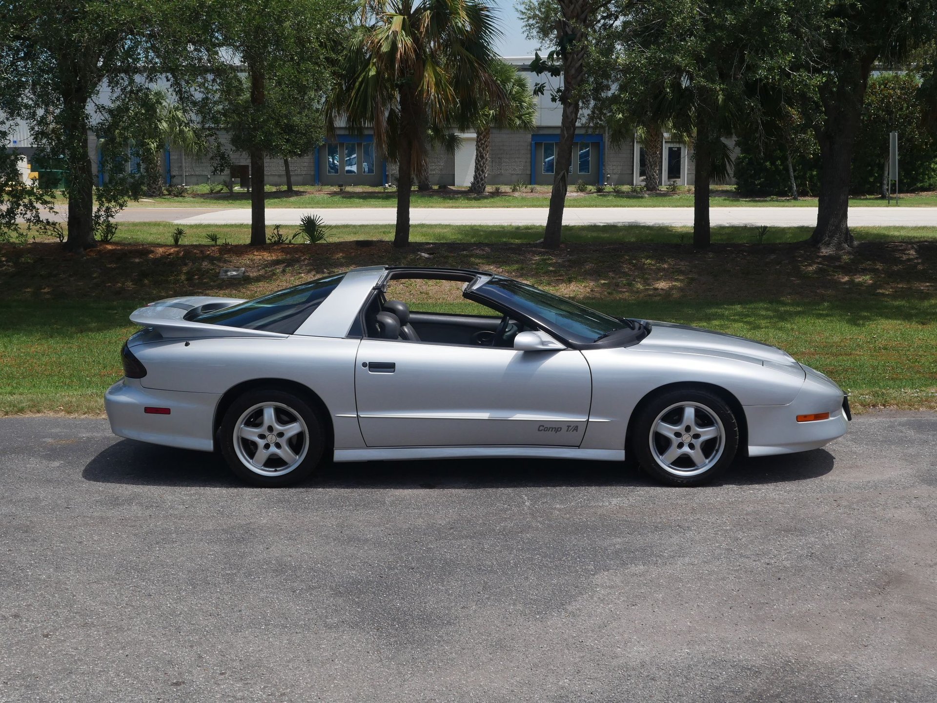 Used 1997 Pontiac Firebird Trans Am RWD image 45