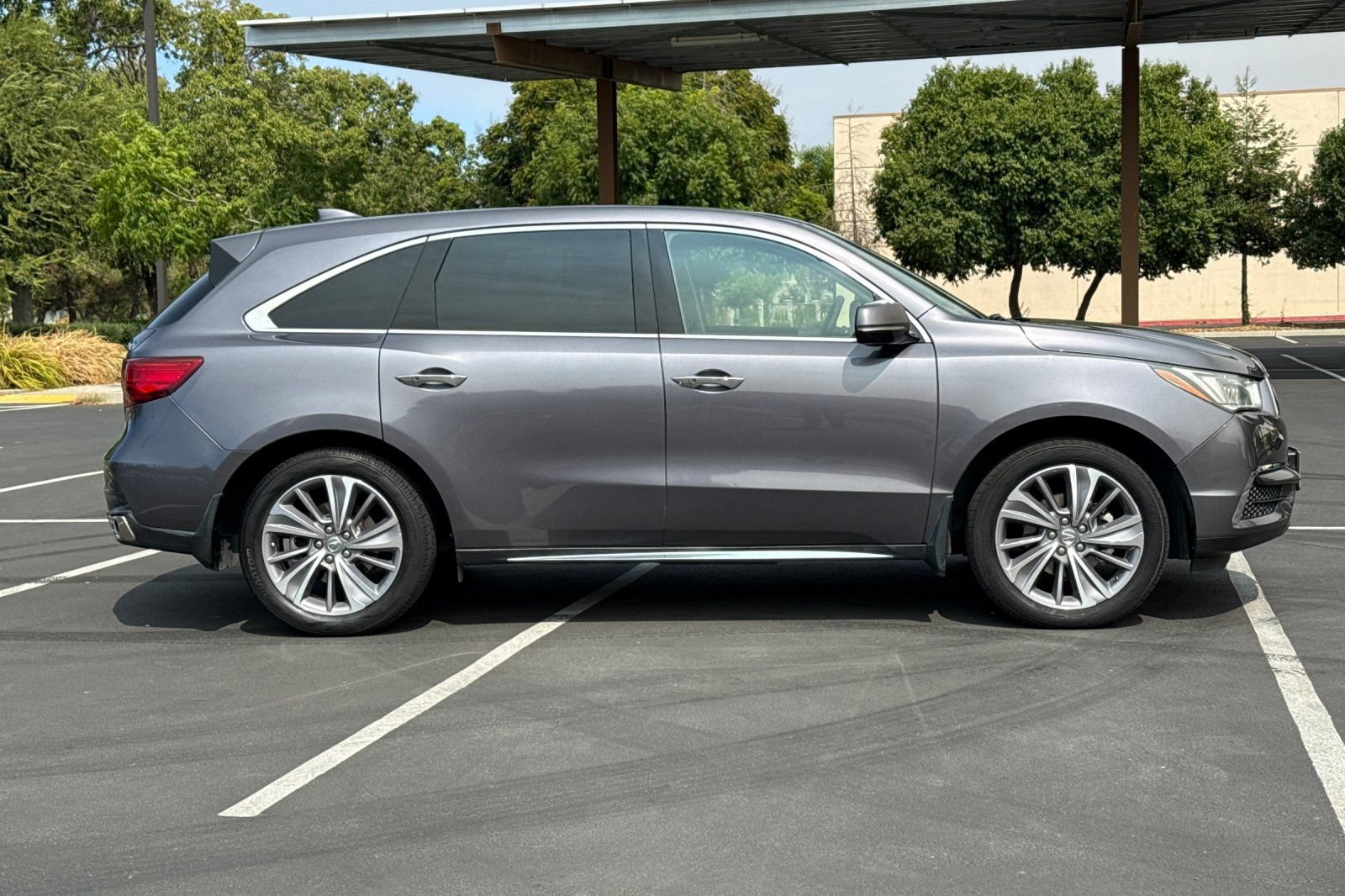 Used 2018 Acura MDX w/ Technology Package FWD image 10