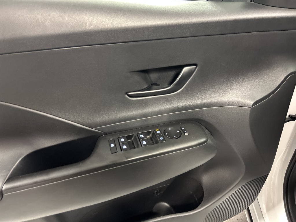 Used 2024 Hyundai Kona SE FWD image 12
