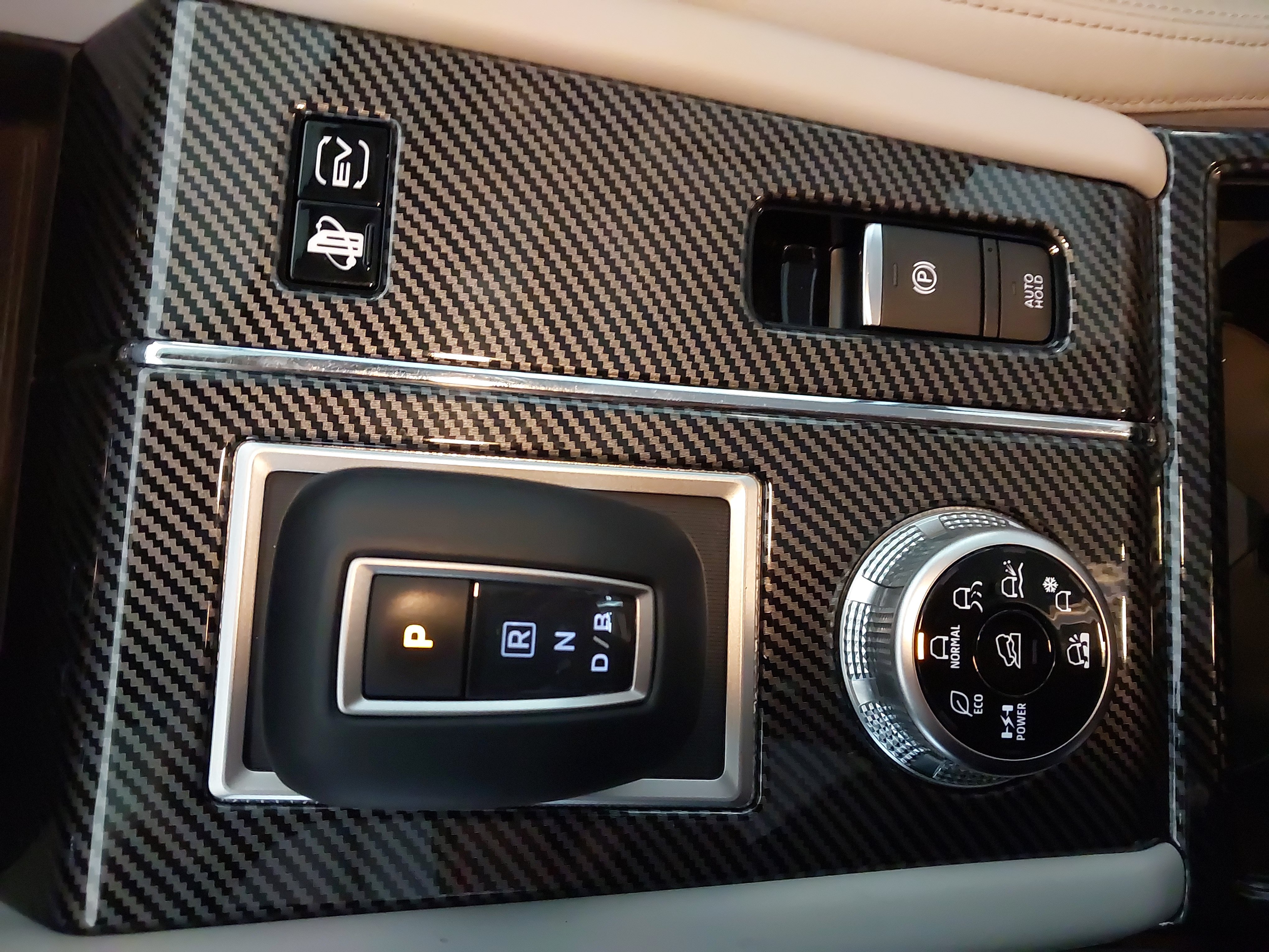 Used 2024 Mitsubishi Outlander 4WD Plug-In Hybrid image 21