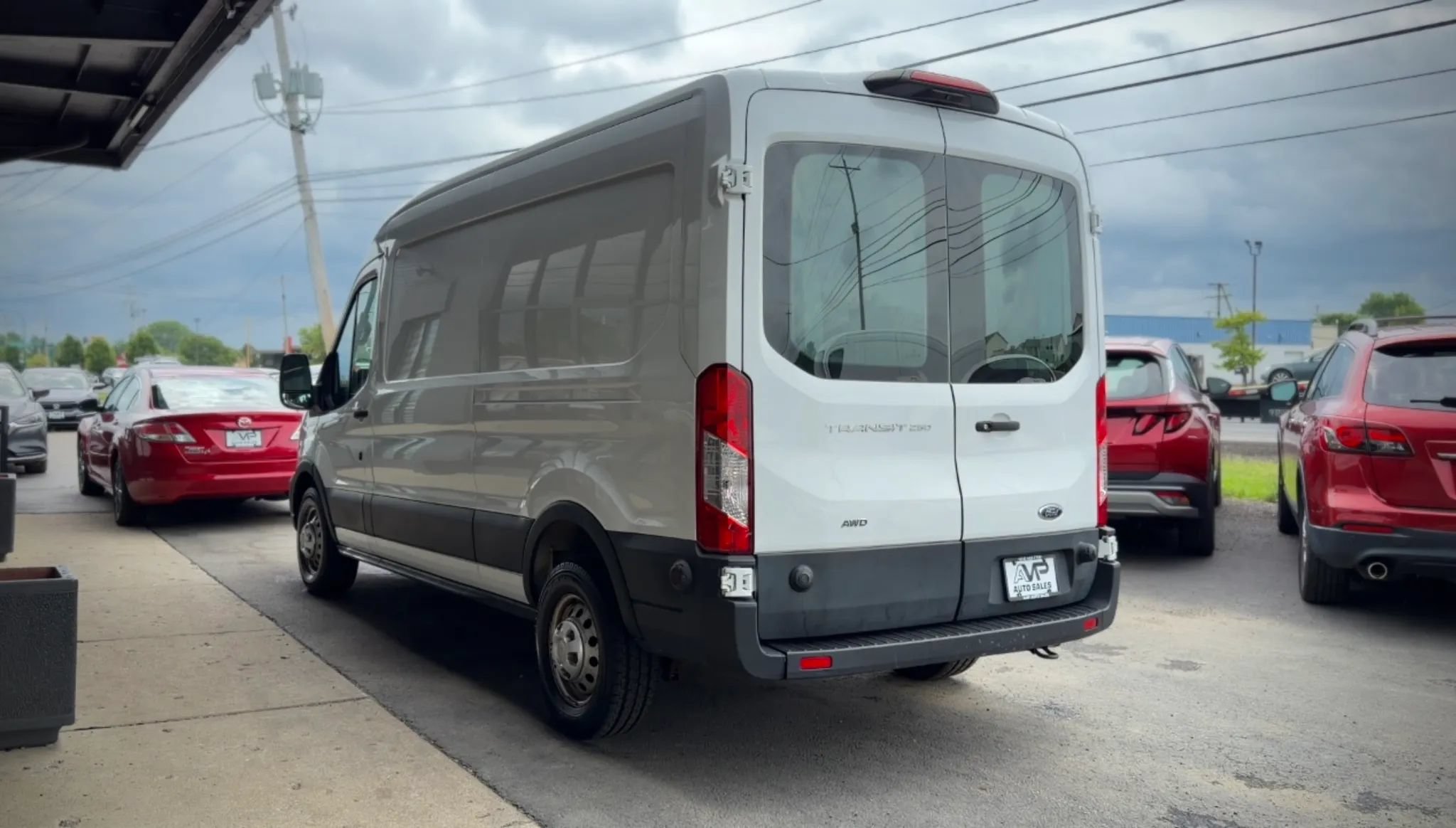 Used 2020 Ford Transit 250 Medium Roof AWD w/ Load Area Protection Package image 4