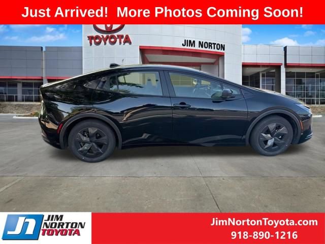 Used 2026 Toyota Prius LE image 7