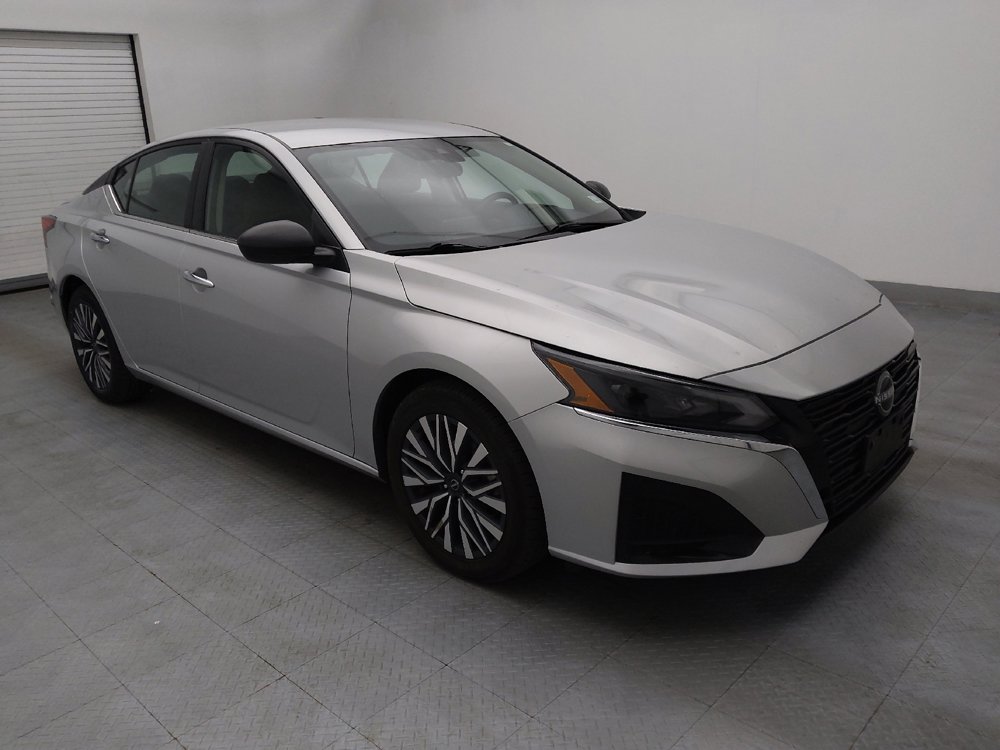 Used 2024 Nissan Altima 2.5 SV image 11