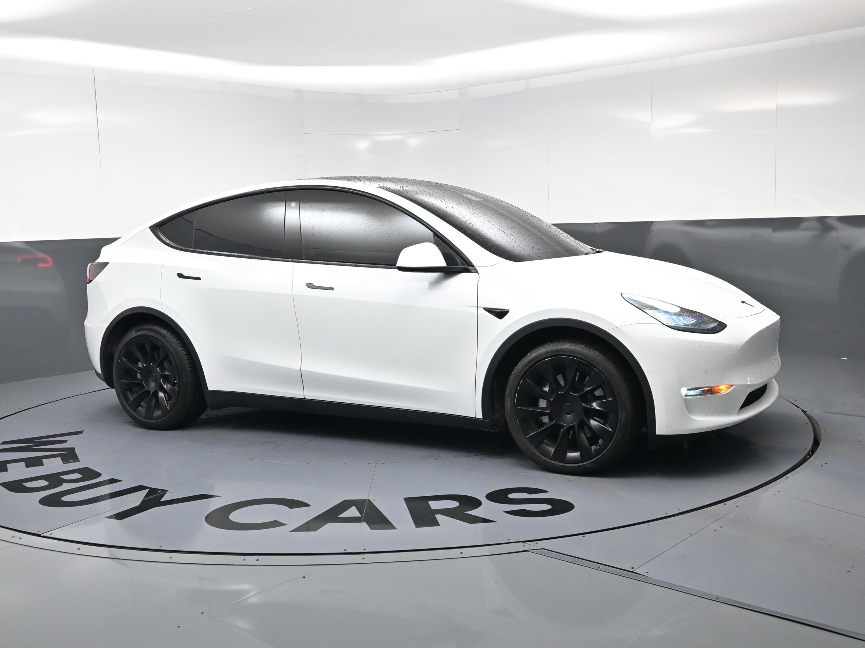 Used 2021 Tesla Model Y Long Range AWD/4WD image 2