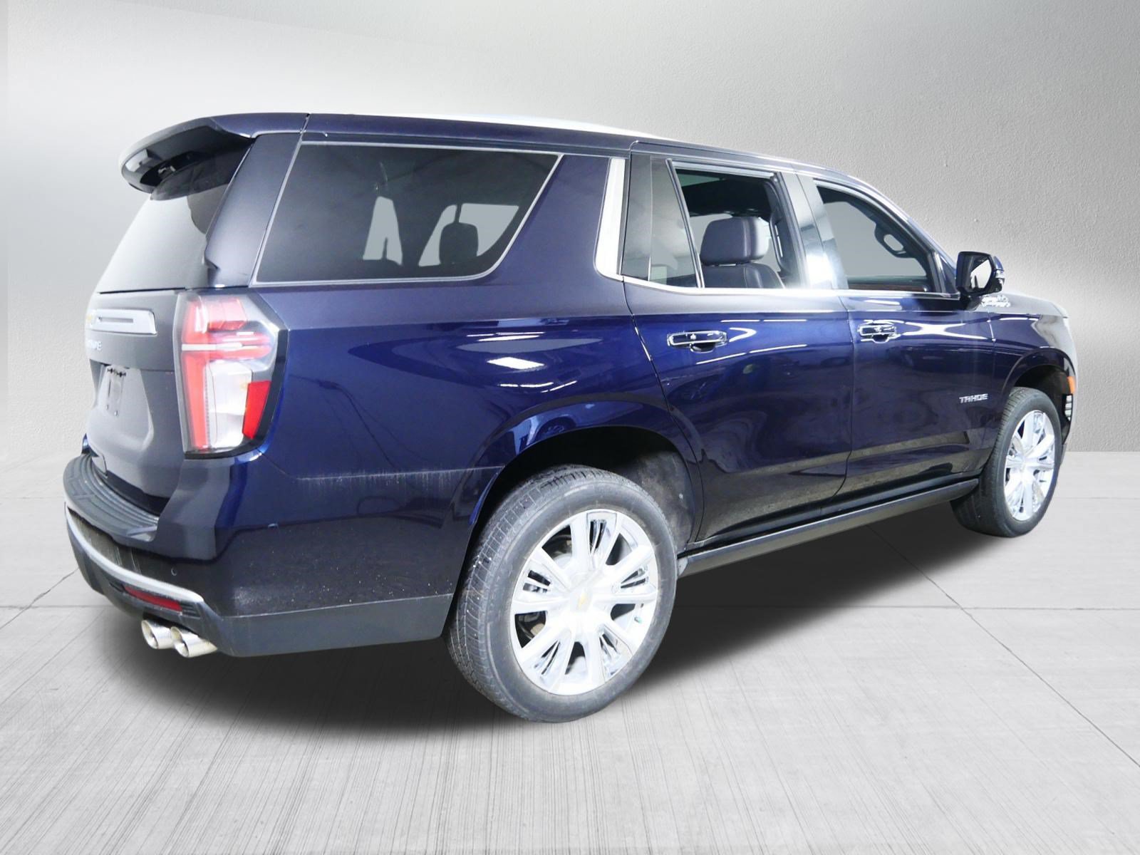 Used 2024 Chevrolet Tahoe High Country AWD/4WD image 7