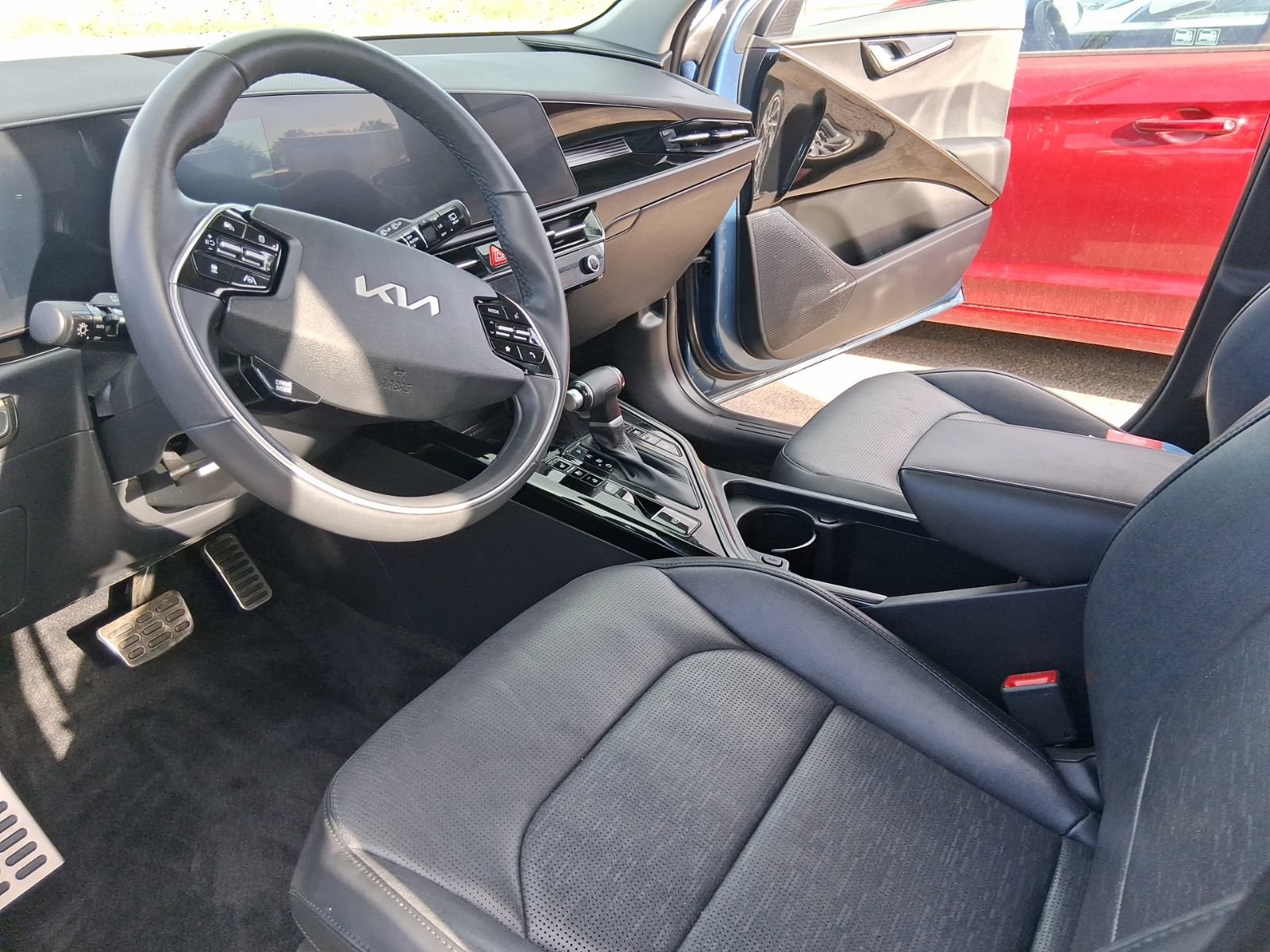 Used 2024 Kia Niro SX Touring FWD image 10
