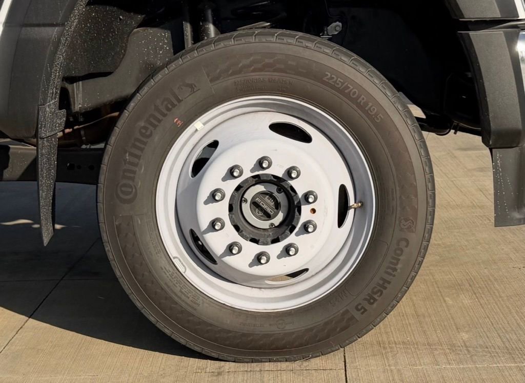 New 2024 Ford F550 4x4 Regular Cab Super Duty image 12
