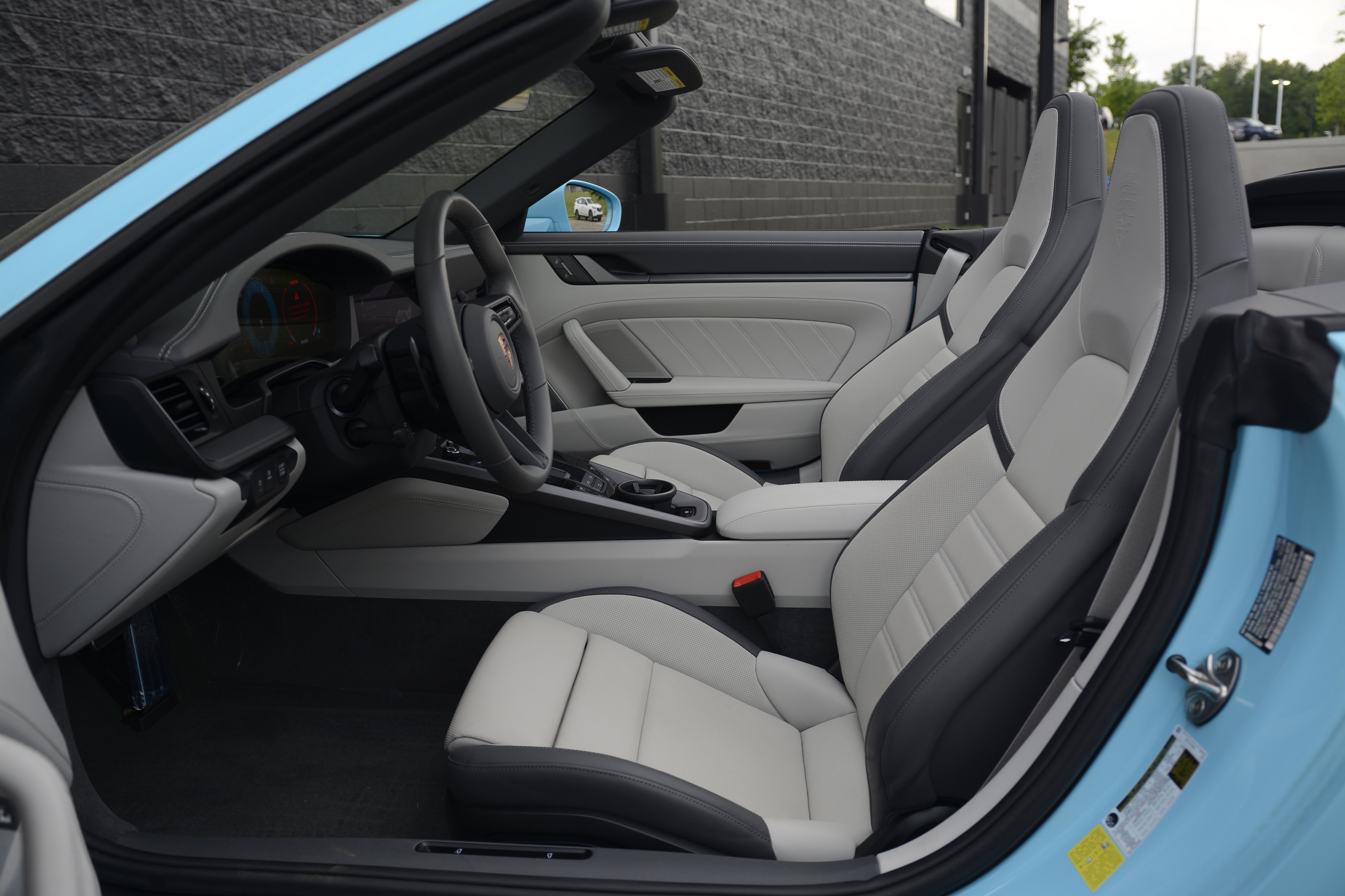 Certified 2025 Porsche 911 Carrera RWD image 15