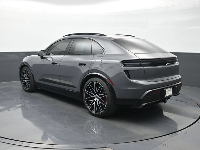 Certified 2025 Porsche Macan Turbo Electric AWD/4WD image 3