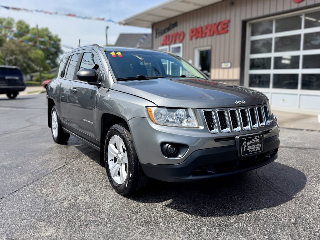 Used 2011 Jeep Compass Sport FWD image 2